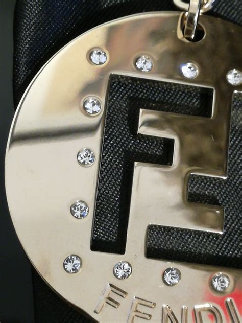 fendi schlüsselanhänger mit säge